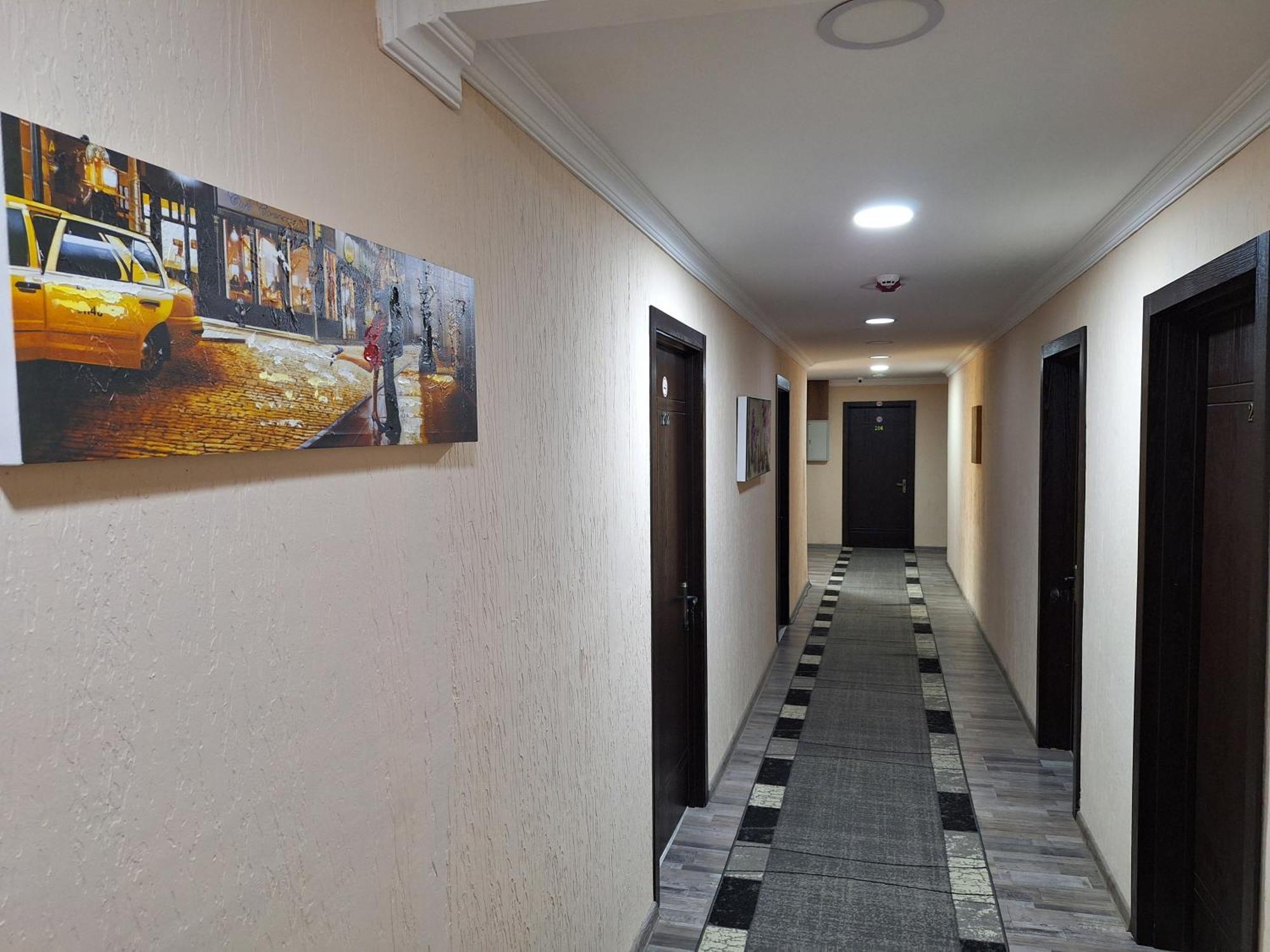 Hotel Georgian Kutaisi Exterior photo