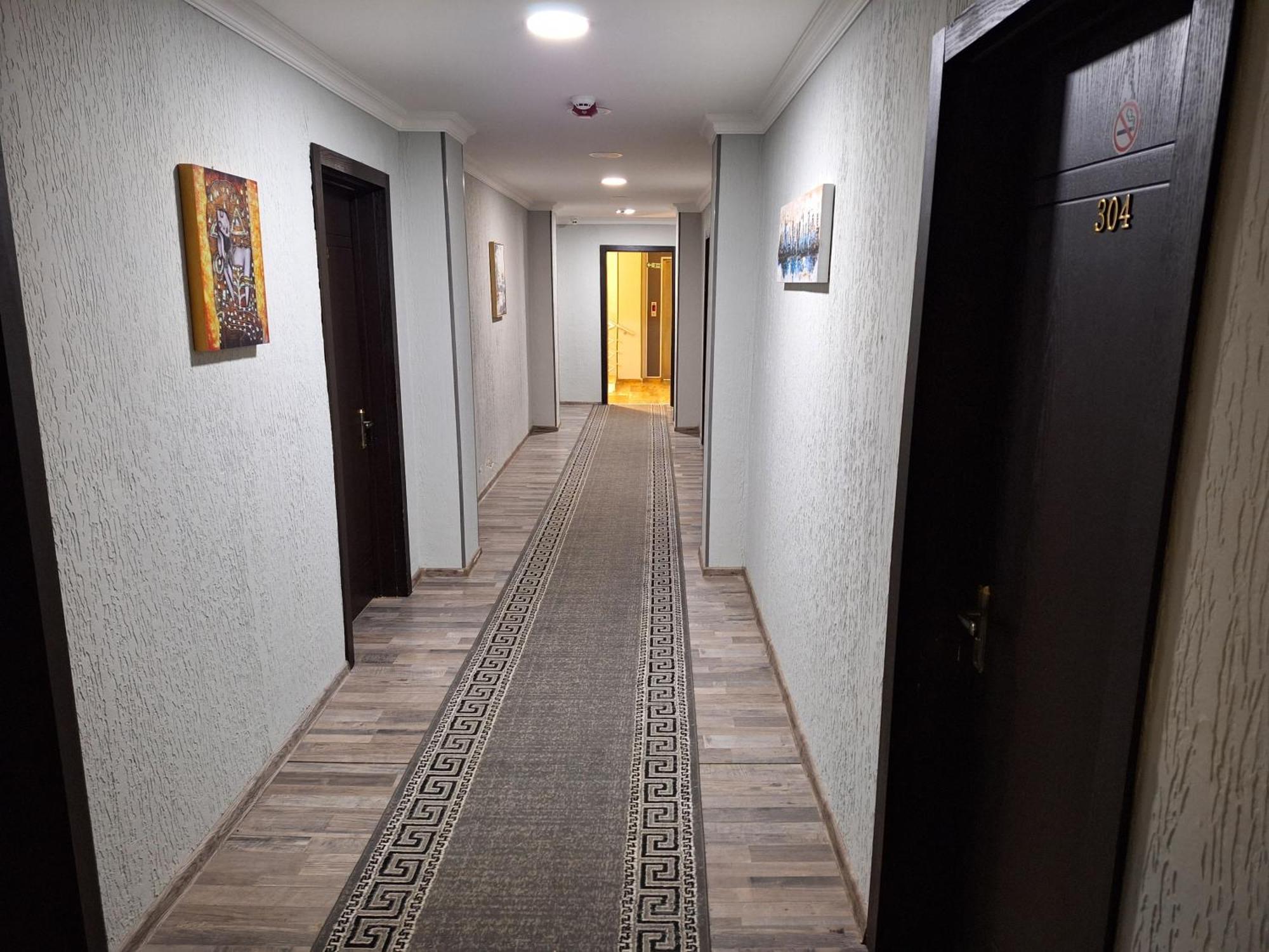 Hotel Georgian Kutaisi Exterior photo